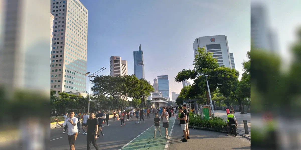 Langit di Jakarta Terpantau Cerah.