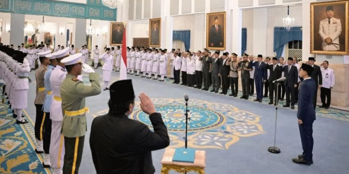 Pengukuhan anggota Paskibraka tahun 2026 oleh Wapres Gibran Rakabuming dalam upacara yang digelar di Istana Negara, Jakarta, pada Sabtu (15/8/2026).