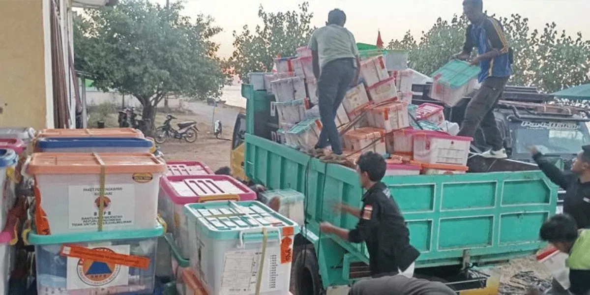 Distribusi bantuan bagi warga terdampak gempa di NTT.