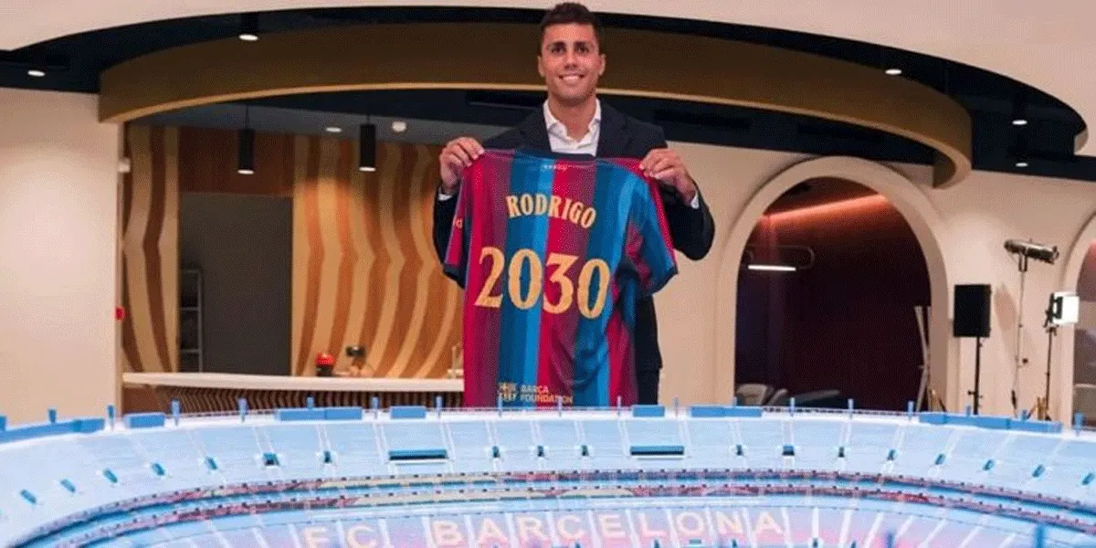 Rodri resmi diperkenalkan sebagai pemain Barcelona usai ditebus dari Manchester City.