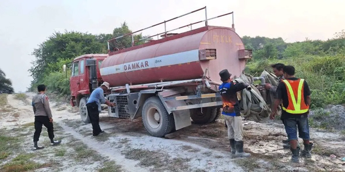 BPBD bersama tim gabungan berusaha memadamkan karhutla di Kabupaten Bulungan, Provinsi Kalimantan Utara.