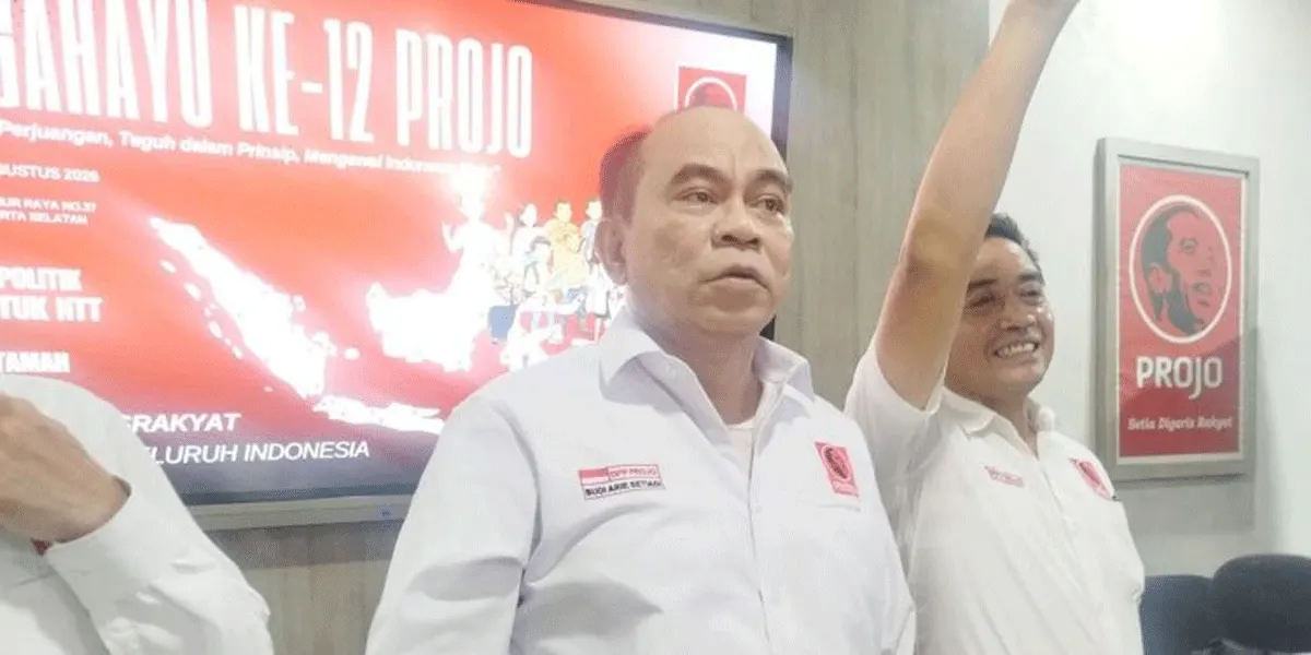 Ketua Umum Projo Budi Arie Setiadi memberikan keterangan pers di sela acara peringatan HUT ke-12 Projo di Jakarta, Minggu (23/8/2026).