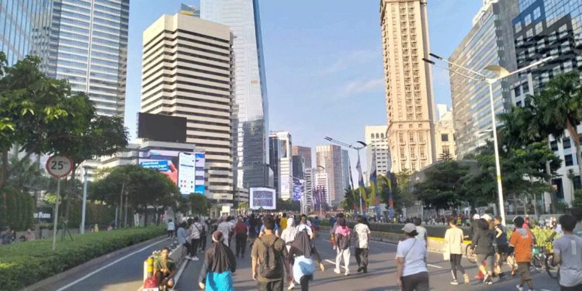 Langit di Jakarta terpantau cerah.
