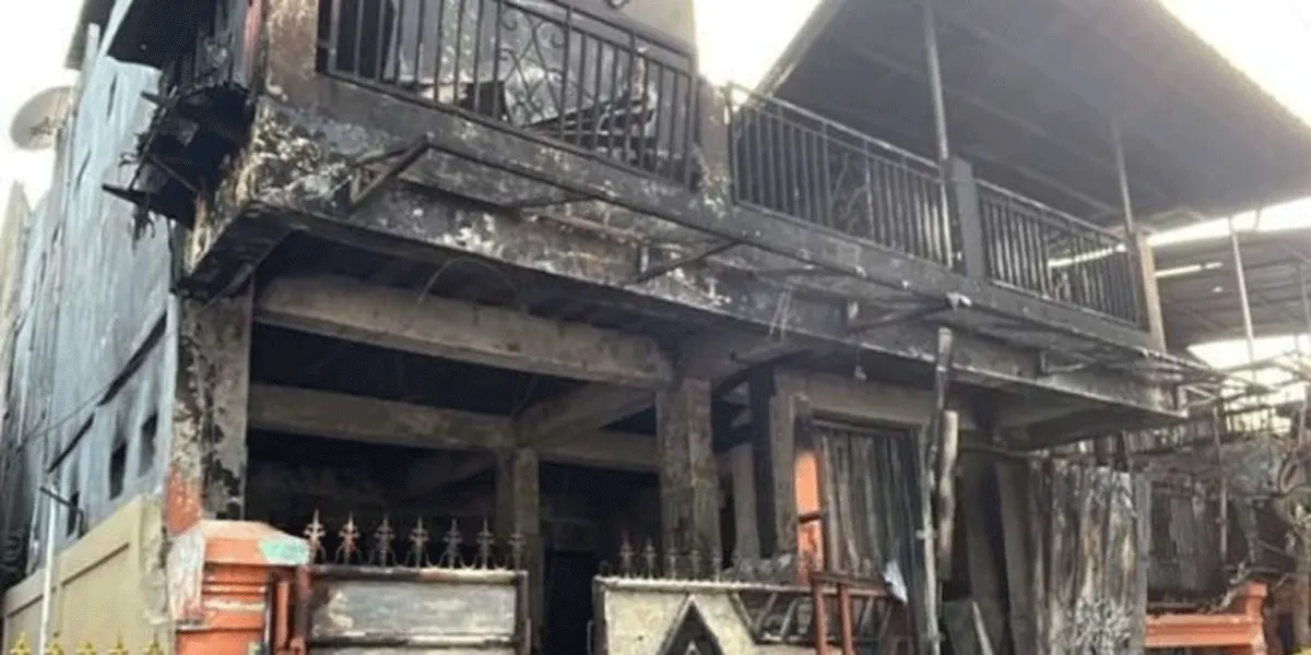 Rumah hangus terbakar di Jalan Rasamala II RT 09/RW 1, Menteng Dalam, Tebet, Jakarta Selatan.