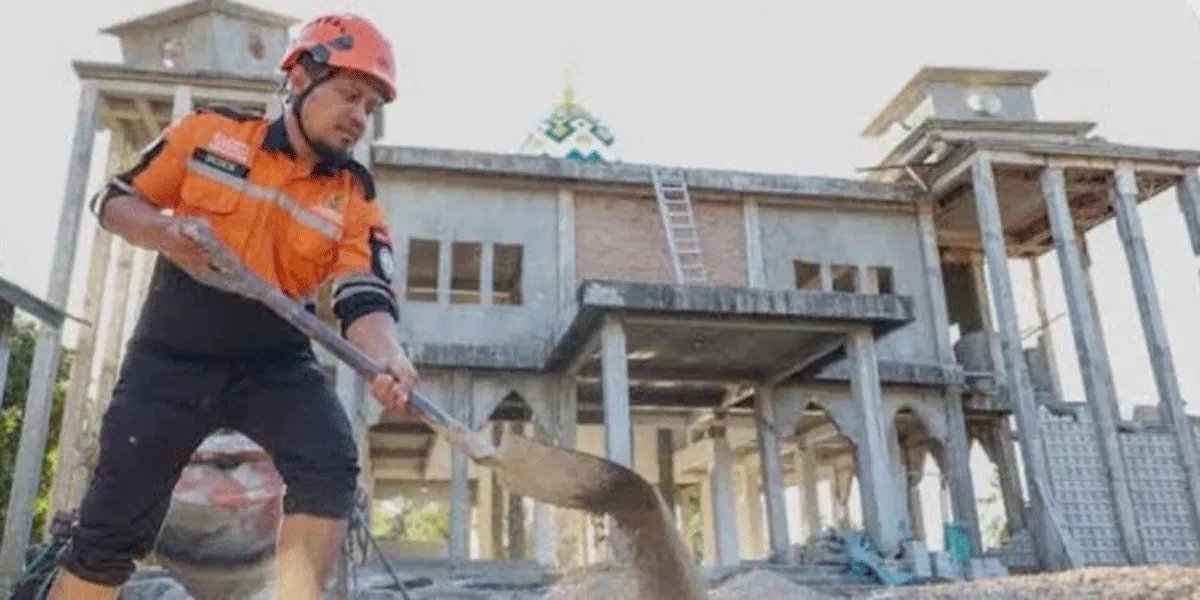 Kondisi masjid terdampak gempa di NTT.