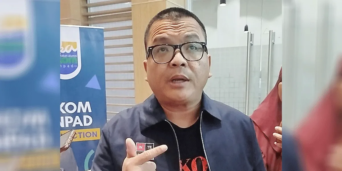 Pakar hukum tata negara, Denny Indrayana memberikan keterangan pers di Jakarta, Rabu (26/8/2026).