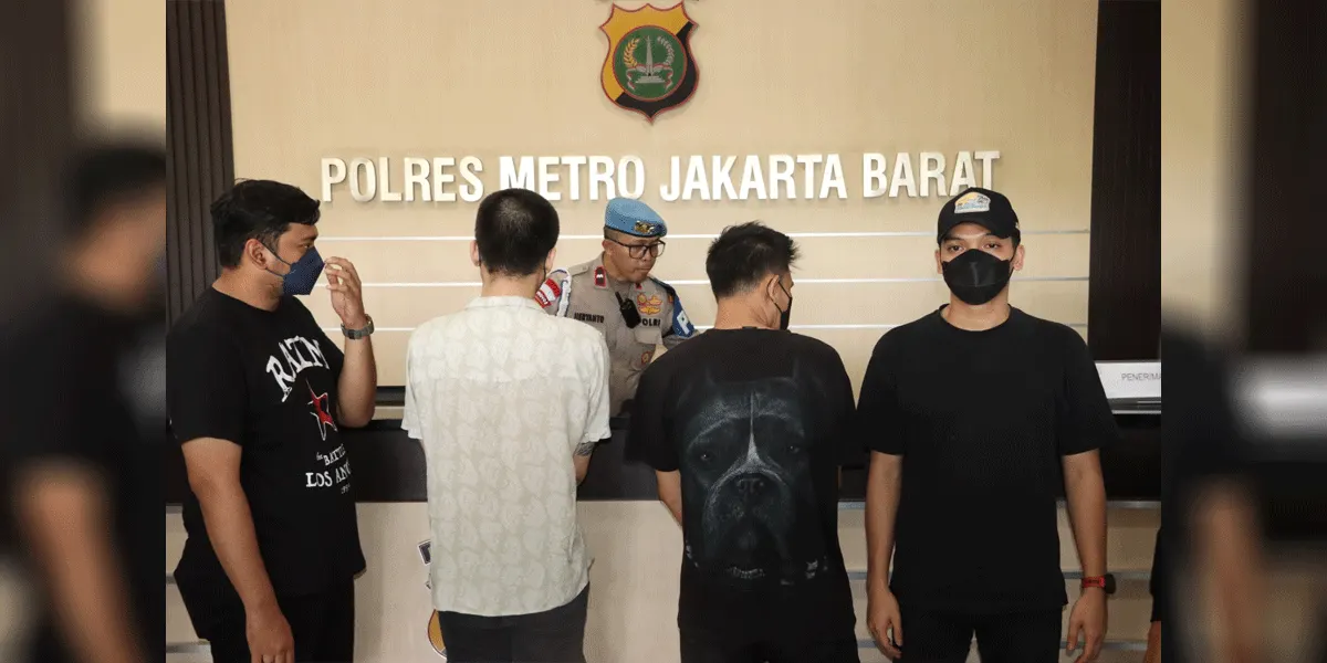Dua pemasok narkoba ke aktor Revaldo Fifaldi ditangkap polisi.