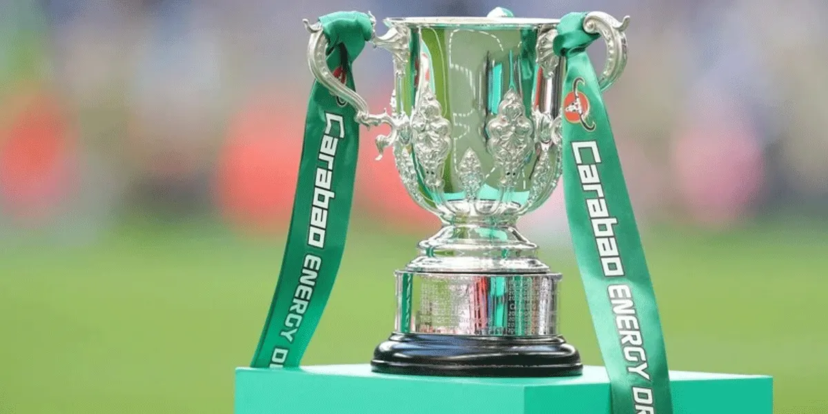 Ilustrasi trofi Carabao Cup.