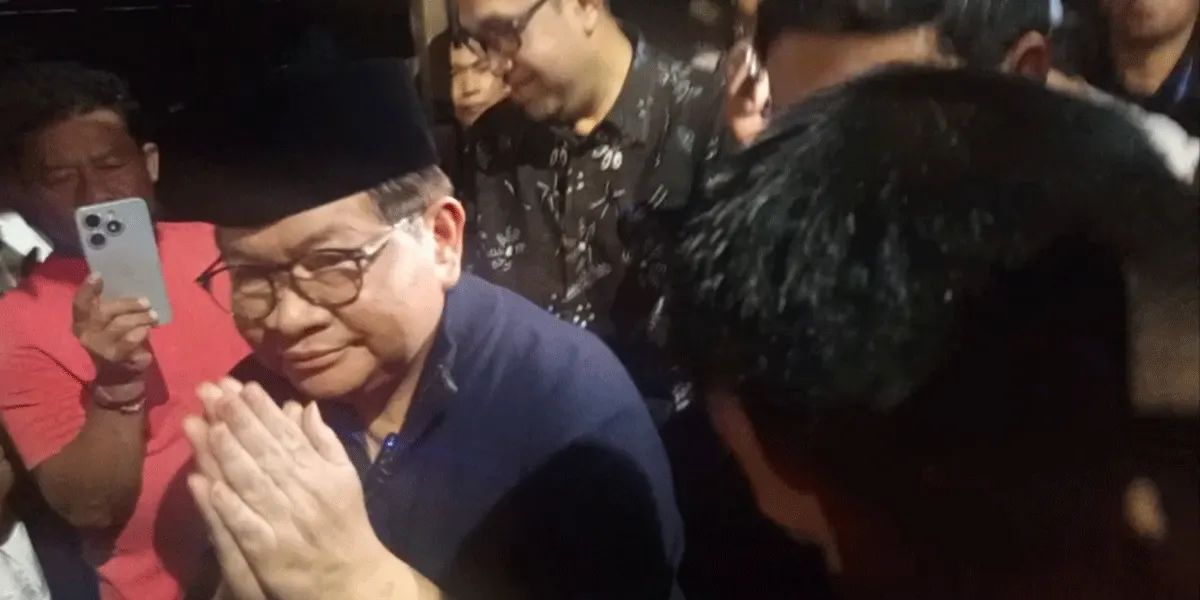 Gubernur DKI Jakarta Pramono Anung melayat ke rumah duka korban kericuhan di Pejompongan, Jakarta Pusat, Jumat (28/8/2026).