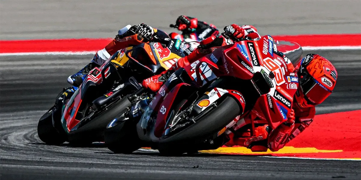 Rider Ducati, Marc Marquez menjadi juara usai mendominasi balapan seri ke-13 MotoGP 2026 di sirkuit Aragon, pada Minggu (30/8/2026) malam WIB.