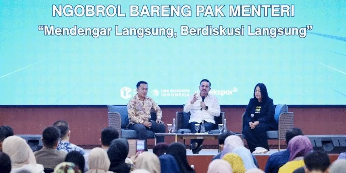 Menteri UMKM, Maman Abdurrahman (tengah) menjadi pembicara dalam Kopdar Ekspor di Jakarta, Selasa (1/9/2026).