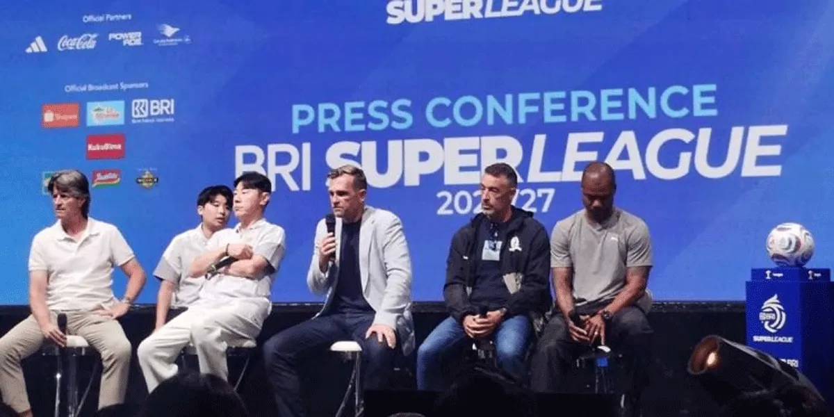 Sejumlah pelatih asing menjadi pembicara dalam sesi tanya jawab saat peluncuran Super League 2026/2027 di Jakarta, Selasa (1/9/2026).