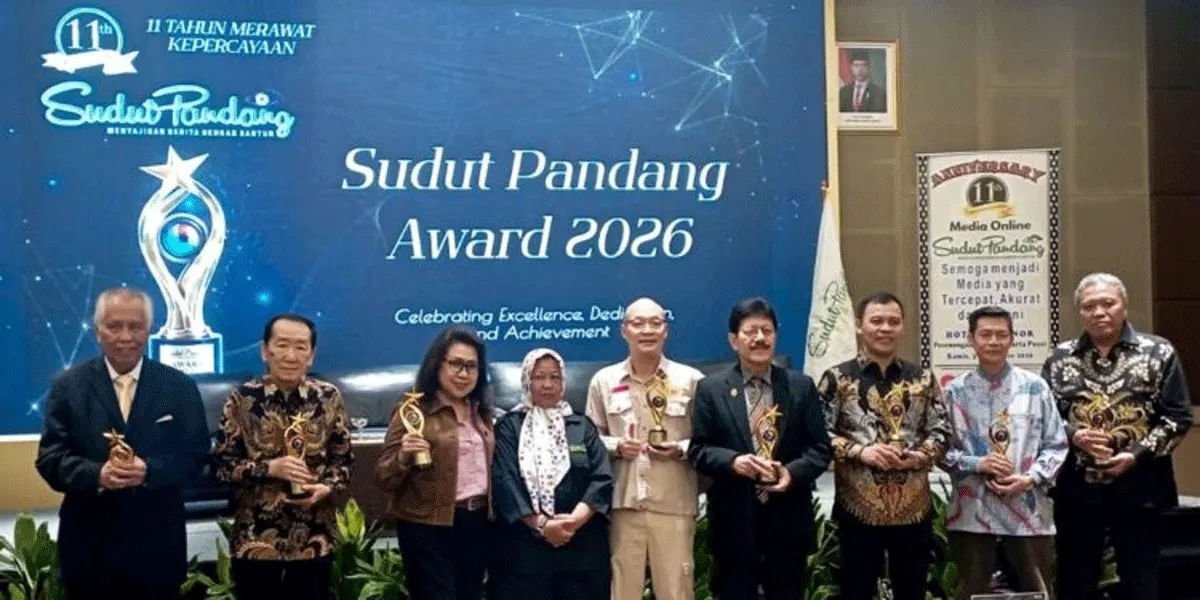 11 tokoh dan lembaga meraih award Sudut Pandang, dalam puncak perayaan HUT ke-11 Media Sudut Pandang di Hotel Luminor Pecenongan, Jakarta Pusat, Kamis (3/9/2026).