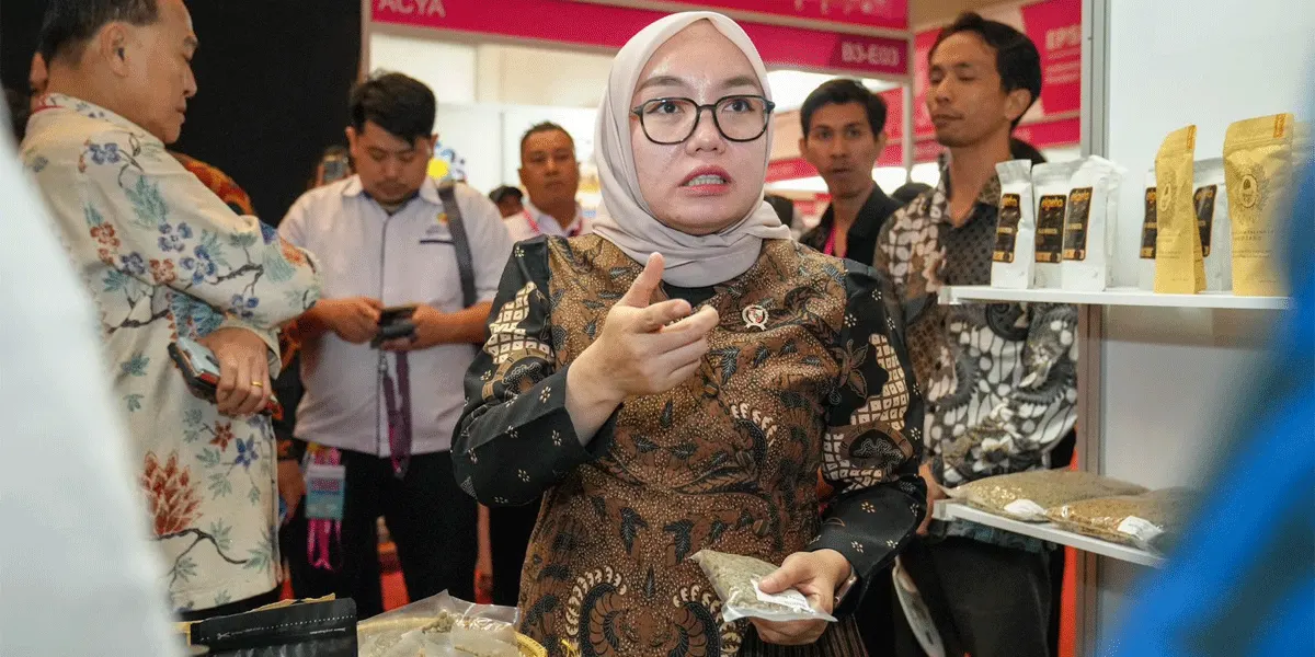 Wakil Menteri Koperasi (Wamenkop) Farida Farichah saat menghadiri CIEIE Indonesia 2 Sessie di Forum Area Hall C3, JIExpo Kemayoran, Jakarta, Jumat (4/9/2026).