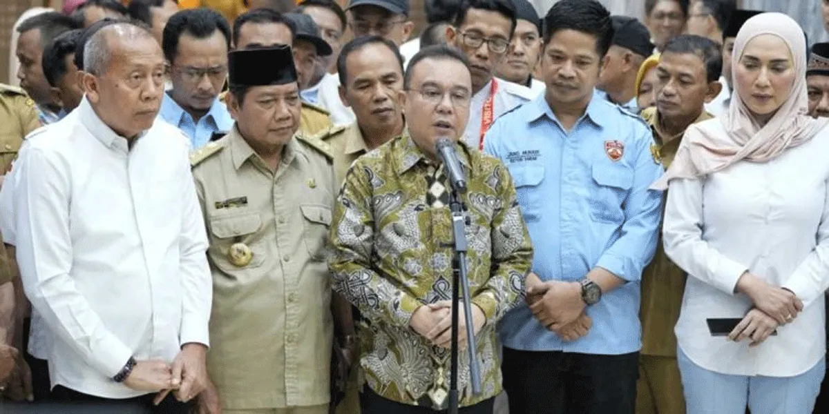 Wakil Ketua DPR RI Sufmi Dasco Ahmad memberikan keterangan pers di Gedung Nusantara, Senayan, Jakarta, Rabu (9/9/2026).