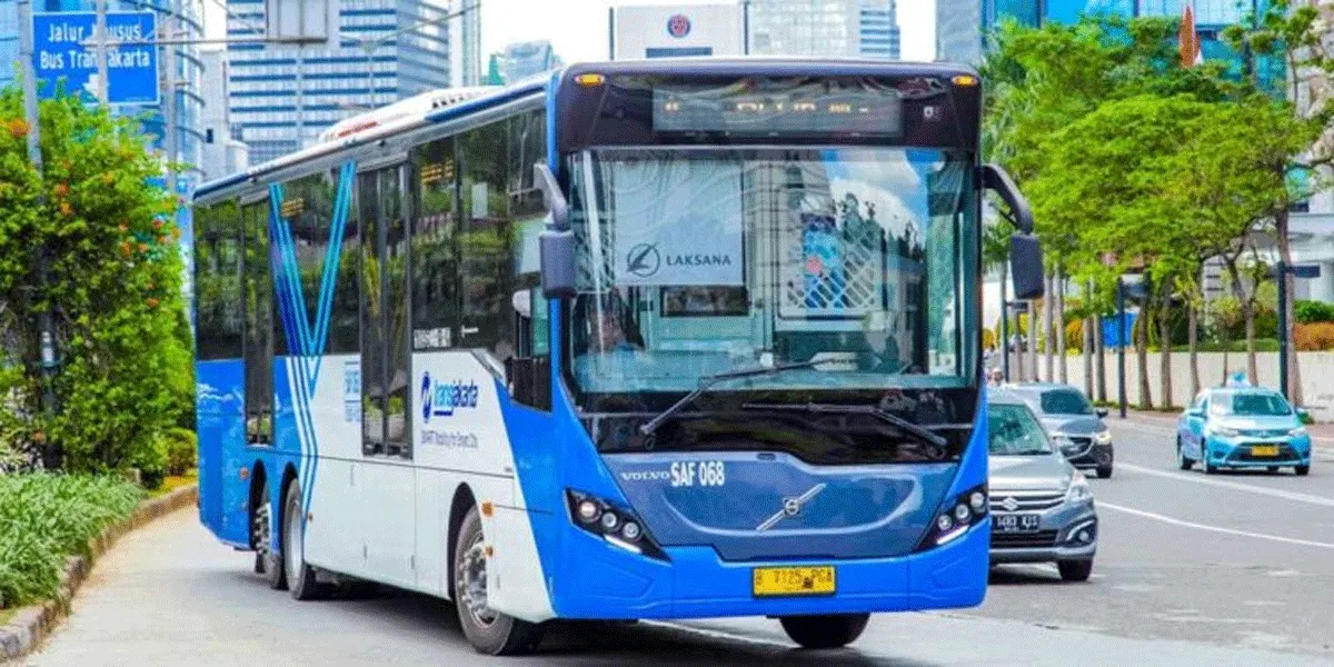 Bus Transjakarta.