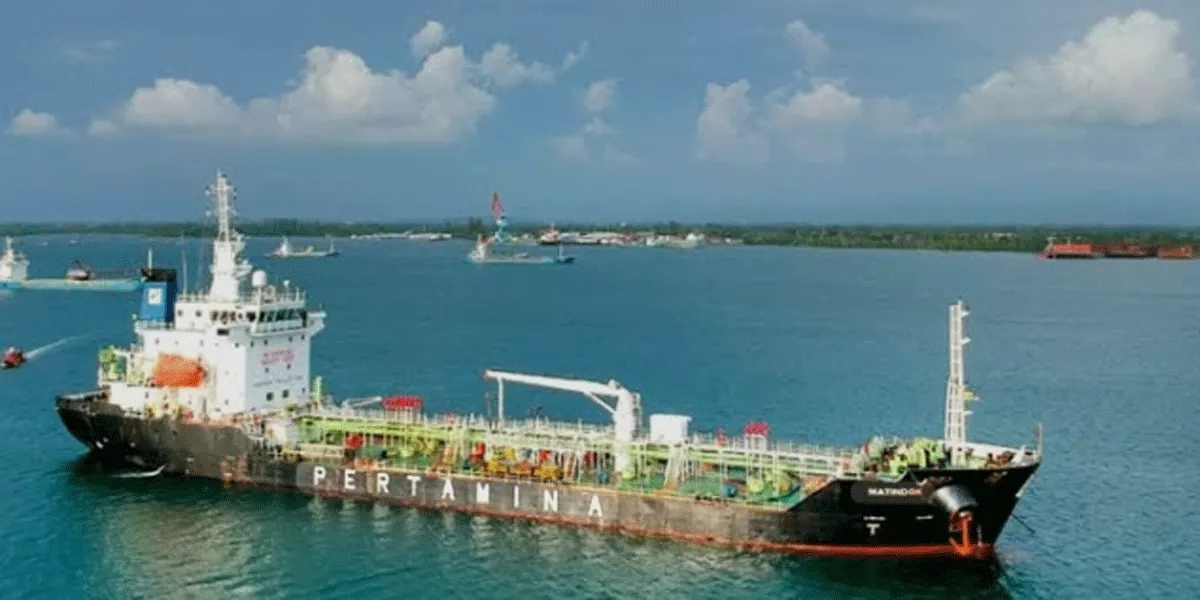 Kapal Pertamina MT Mauhau Selamatkan 16 Korban KM Virgo Transport 8