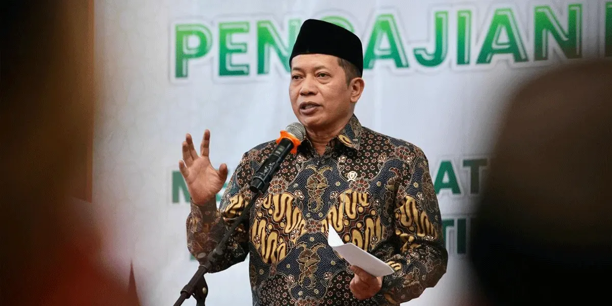 Menteri Koperasi Ferry Juliantono saat memberikan ‘Arahan dan Kajian Ekonomi Keumatan Pada Acara Kajian Slapanan Ahad Pon SI’ di Kabupaten Banjarnegara, Jawa Tengah (Jateng), Minggu (13/9/2026).