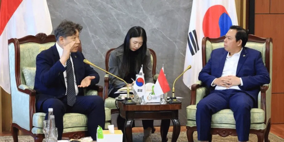 Ketua DPD RI Sultan Bahtiar Najamudin saat menerima kunjungan Rektor Korean Maritime and Ocean (KMO) University Prof. Dr. Ryoo Dong Keun di Jakarta, Senin (14/9/2026).