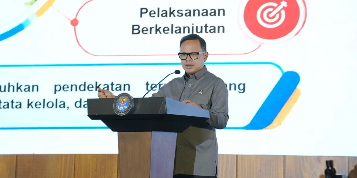Wakil Menteri Dalam Negeri RI Bima Arya Sugiarto dalam Forum Koordinasi Penanganan Permukiman Kumuh Terpadu di Auditorium Soemitro Djojohadikusumo, Jakarta, Senin (14/9/2026).