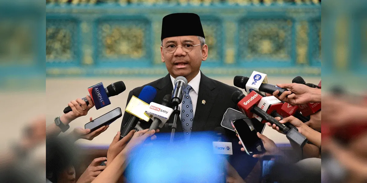 Suahasil Nazara memberikan keterangan pers usai dilantik menjadi Menteri Keuangan, Senin (14/9/2026).