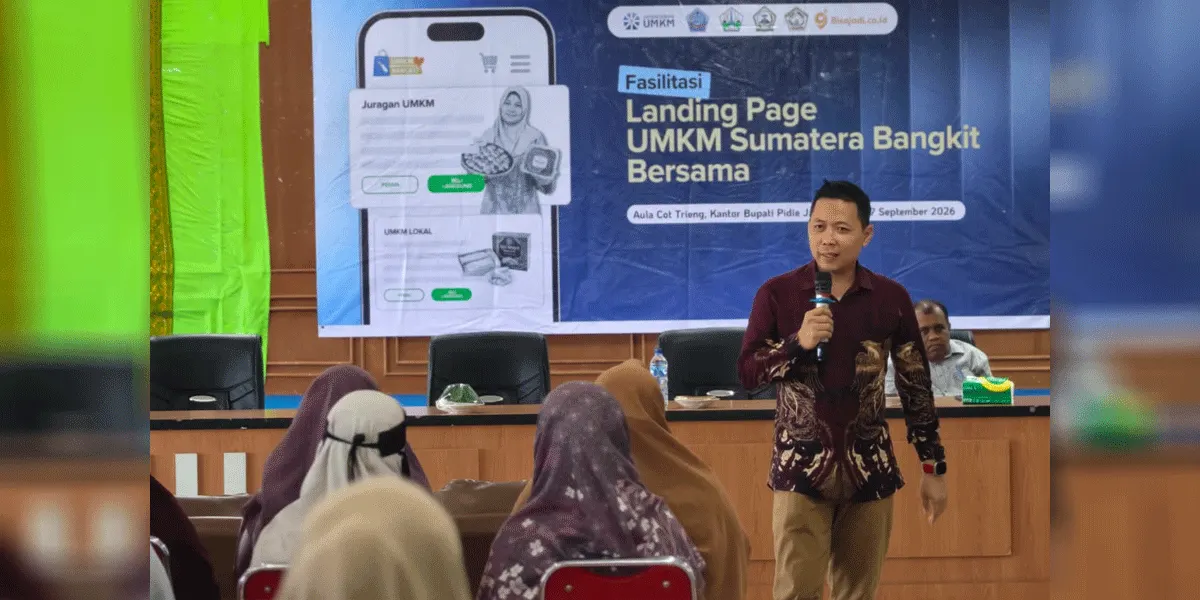 Sosialisasi UMKM Sumatera Bangkit mendorong pengusaha mikro terdampak bencana di Aceh memperluas pasar melalui pemanfaatan platform digital.