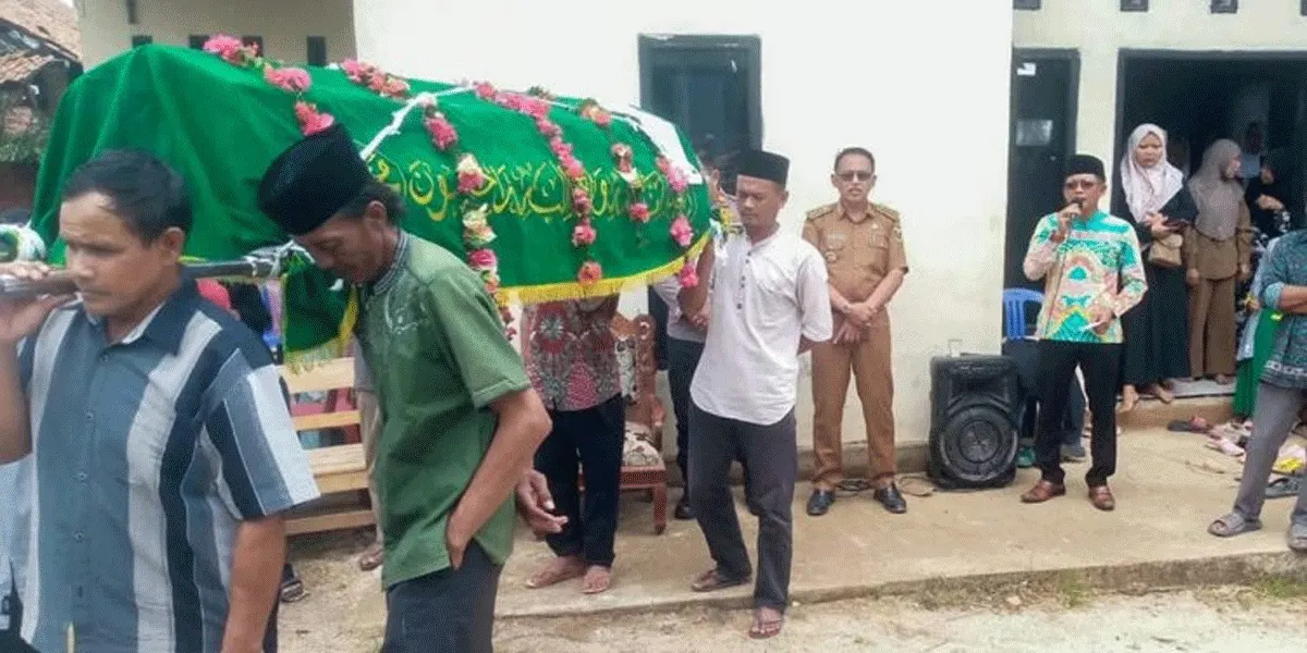 Seorang siswa kelas 3 SDN 03 Poncowarno, Kecamatan Kalirejo, Kabupaten Lampung Tengah, meninggal dunia setelah tersedak buah kelengkeng, Selasa (22/9/2026).