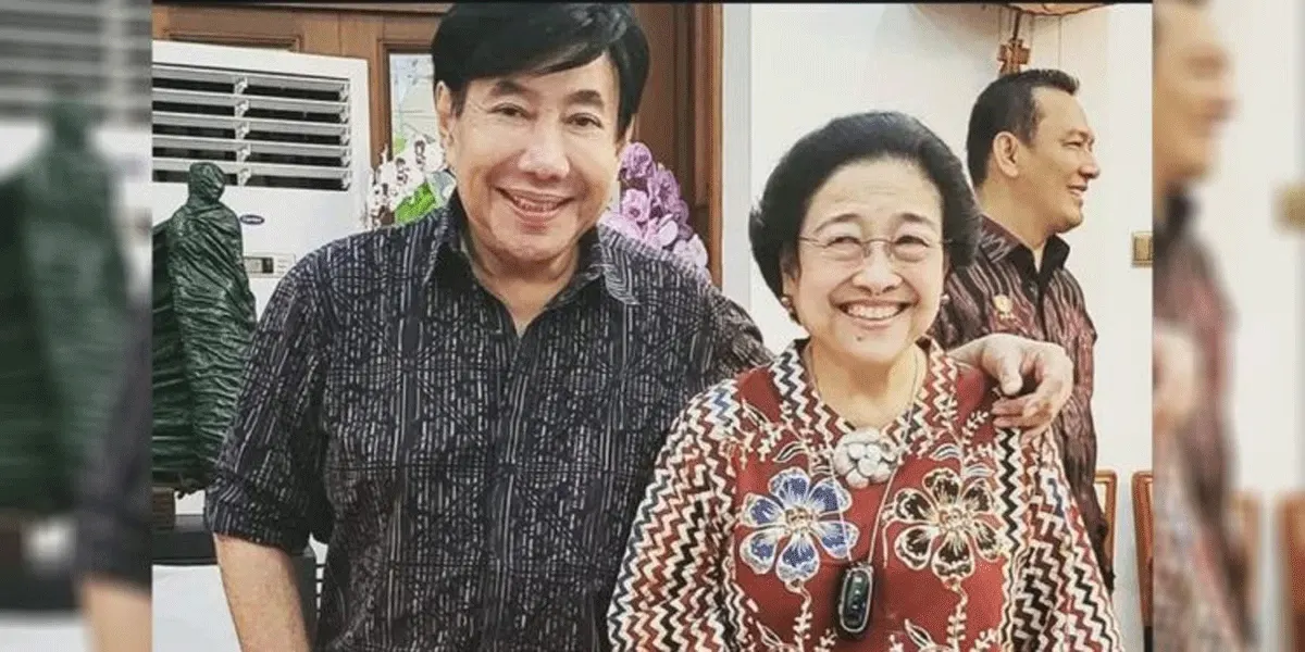 Guruh Soekarnoputra (kiri) saat syukuran ulang tahun kakaknya yang juga Presiden ke-5 RI sekaligus Ketua Umum Partai Demokrasi Indonesia Perjuangan (PDIP) Megawati Soekarnoputri, 23 Januari 2023.
