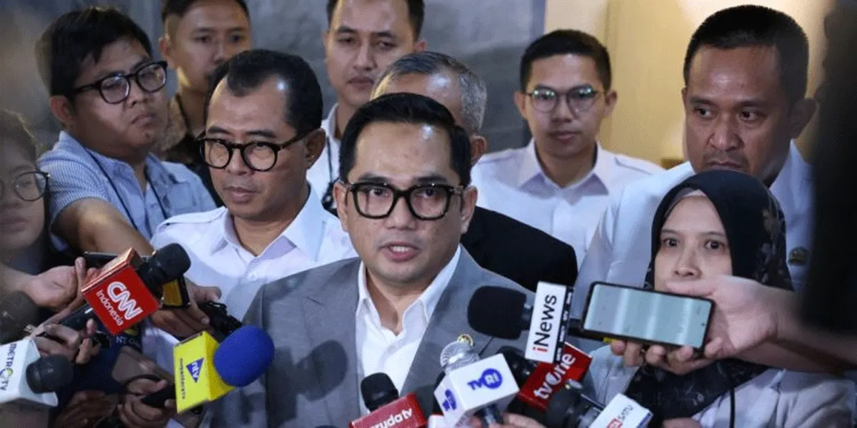 Ketua Komisi II DPR RI Rifqinizami Karsayuda dalam keterangan kepada awak media di Gedung Nusantara, Kompleks Parlemen, Senayan, Jakarta, Selasa (29/9/2026).