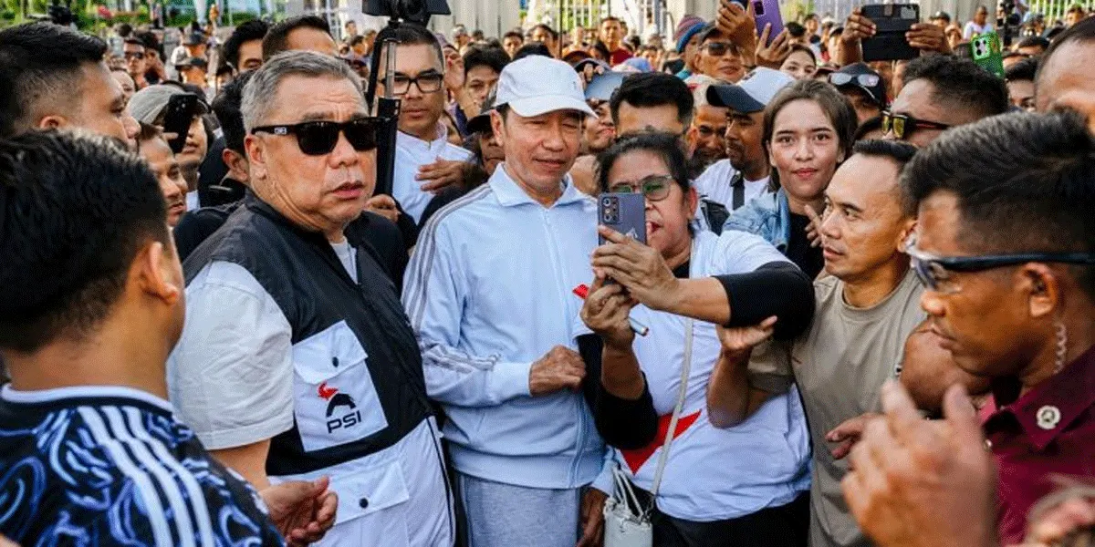 Presiden ke-7 RI Joko Widodo didampingi Ketua Harian DPP PSI Ahmad Ali mendapat sambutan hangat dari masyarakat dalam kunjungannya di NTT pada akhir Agustus 2026 lalu.