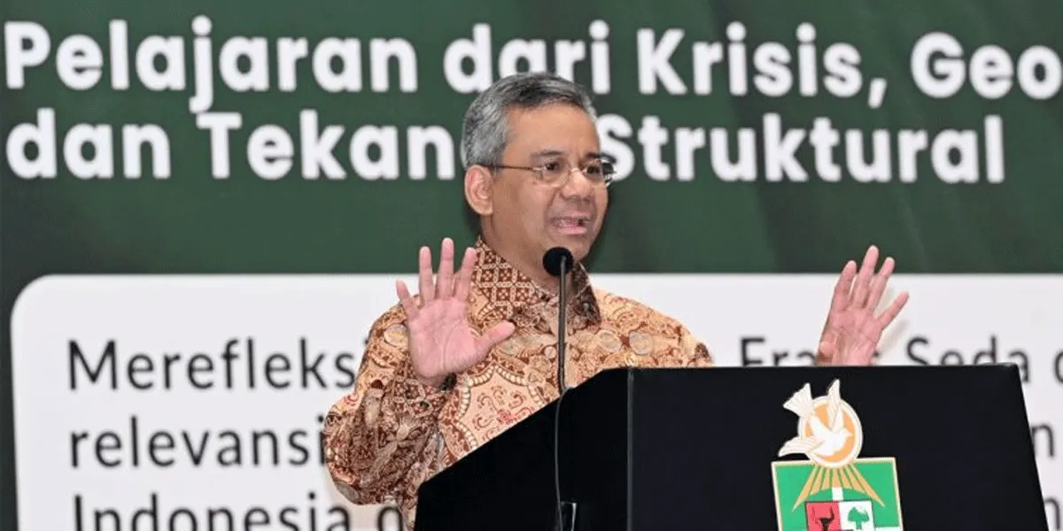 Menteri Keuangan, Suahasil Nazara saat menjadi keynote speech dalam Memorial Lecture Edisi Khusus 100 Tahun Frans Seda di Jakarta, Kamis (1/10/2026).