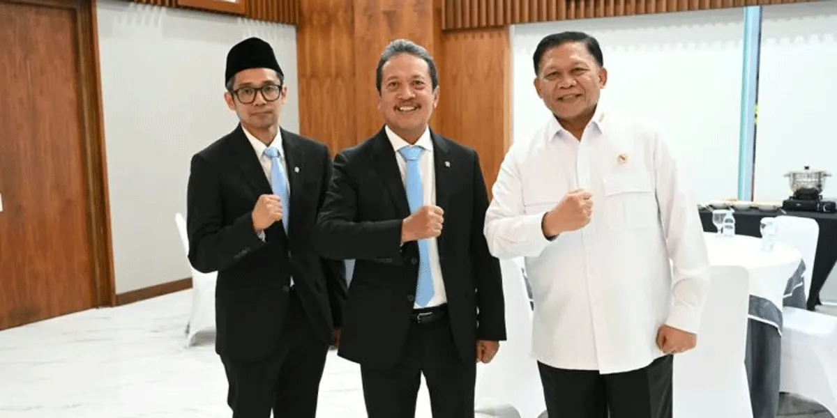 Irwan Meilano (kiri) kini resmi menjabat sebagai Wakil Menteri Kelautan dan Perikanan.