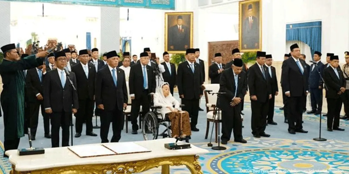 Presiden Prabowo Subianto melantik sejumlah tokoh sebagai Dewan Pertimbangan Presiden (Watimpres) dan Kepala Badan Komunikasi Pemerintah di Istana Negara, Jakarta Pusat, Jumat (2/10/2026).