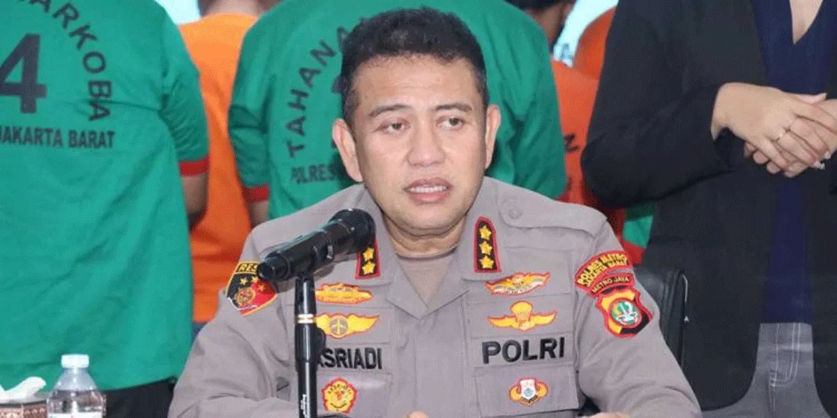 Kapolres Metro Jakarta Barat Kombes Pol. Nasriadi memberikan keterangan soal pengungkapan kasus jaringan produksi narkotika jenis etomidate.