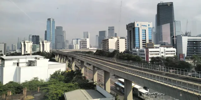 Libur Akhir Pekan, Jakarta Diprediksi Berawan Seharian, Suhu Tembus 34 Derajat