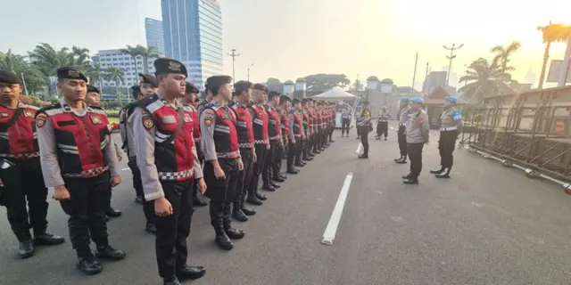 Belasan Ribu Aparat Gabungan Disiagakan Amankan Demo Besar di Jakarta Pusat