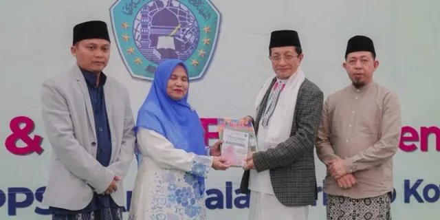 Kunjungi Ponpes Ar-Risalah Lirboyo, Menag Dorong Santri Kuasai Bahasa Asing sebagai Jendela Dunia